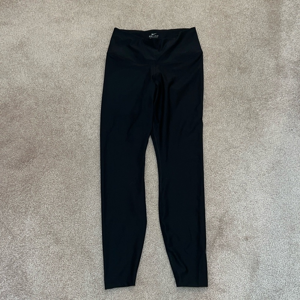 Nike black leggings NWOT size medium
